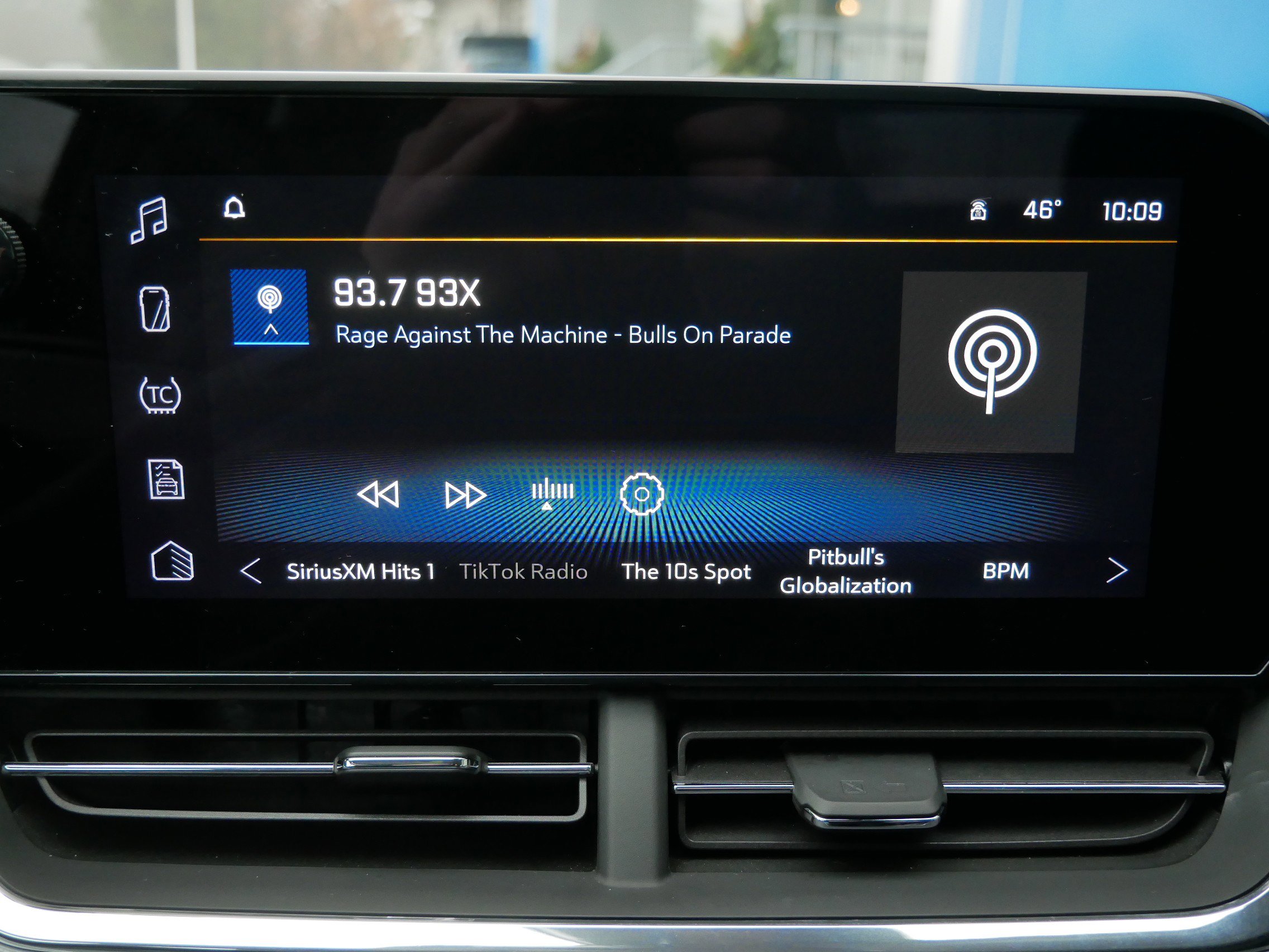 Certified 2025 Chevrolet Trax LT w/ LT Convenience Package image 14