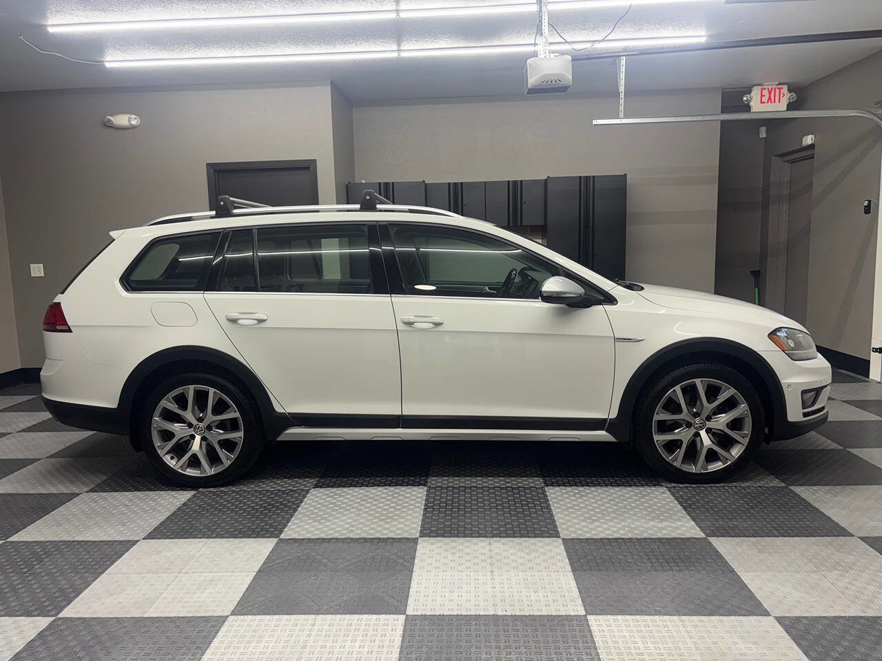 Used 2017 Volkswagen Golf Alltrack SEL AWD/4WD image 6