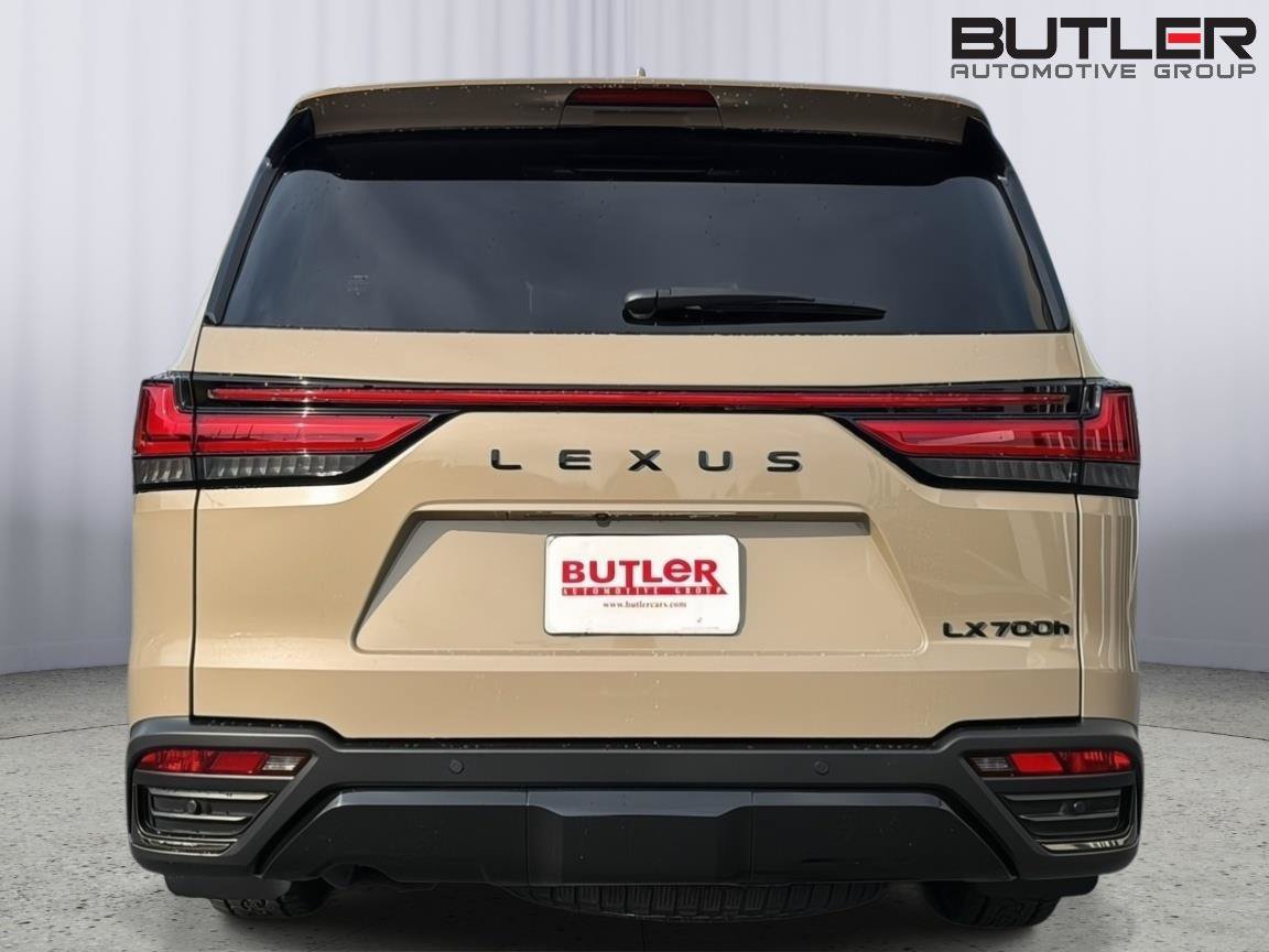 Certified 2025 Lexus LX 700h Overtrail AWD/4WD image 5