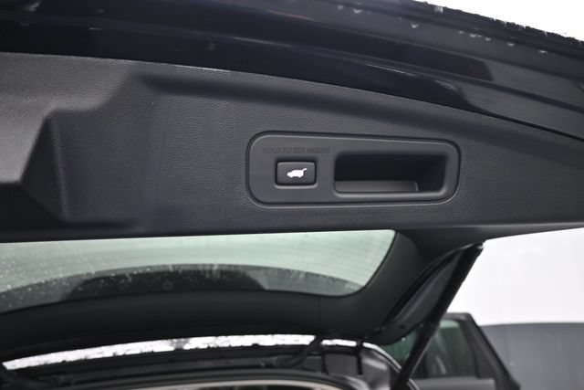 Used 2025 Acura MDX SH-AWD image 7