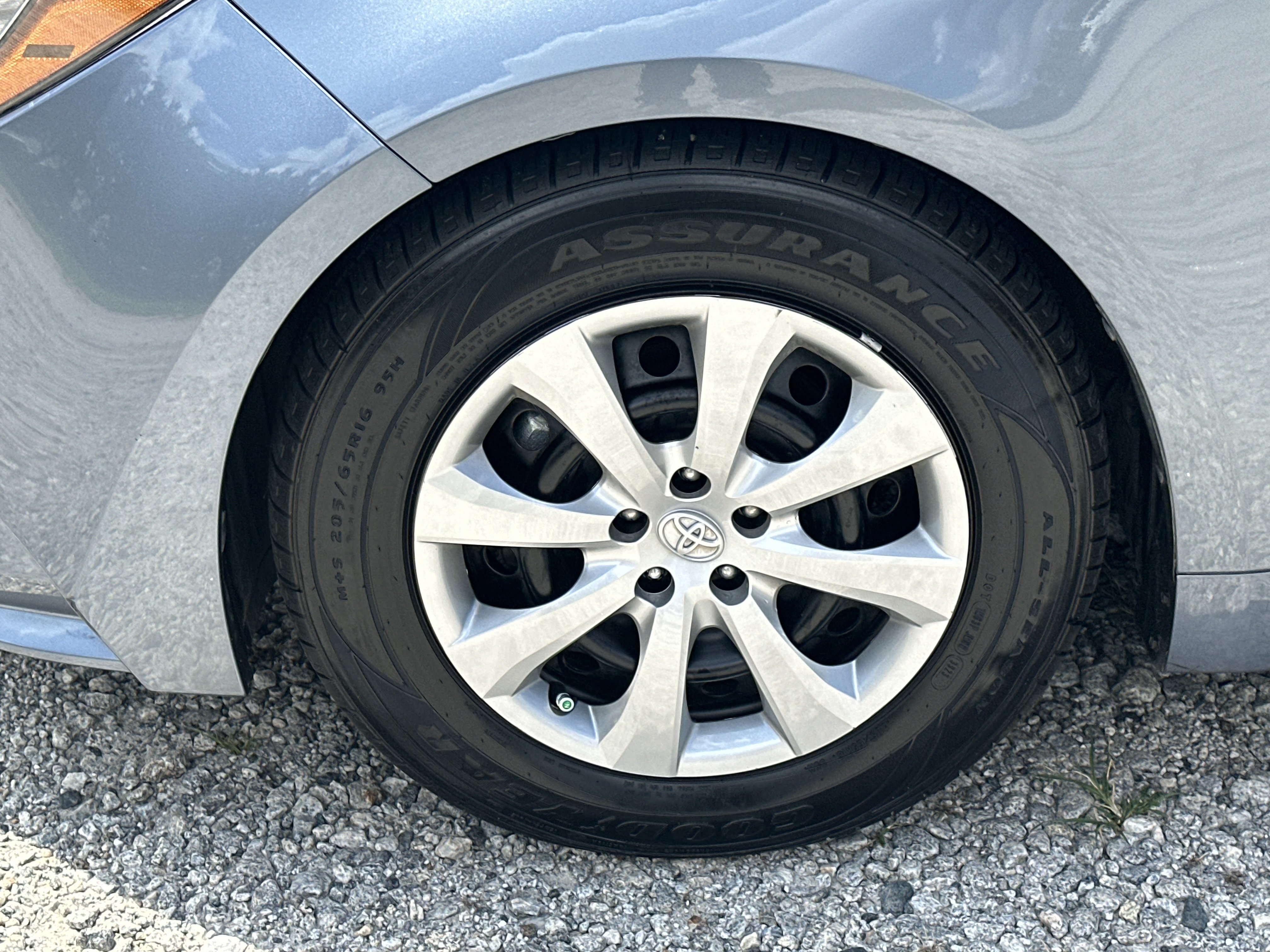 Used 2024 Toyota Corolla LE FWD image 11