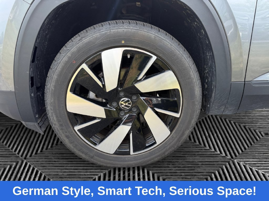 Used 2024 Volkswagen Atlas Cross Sport SE FWD image 15