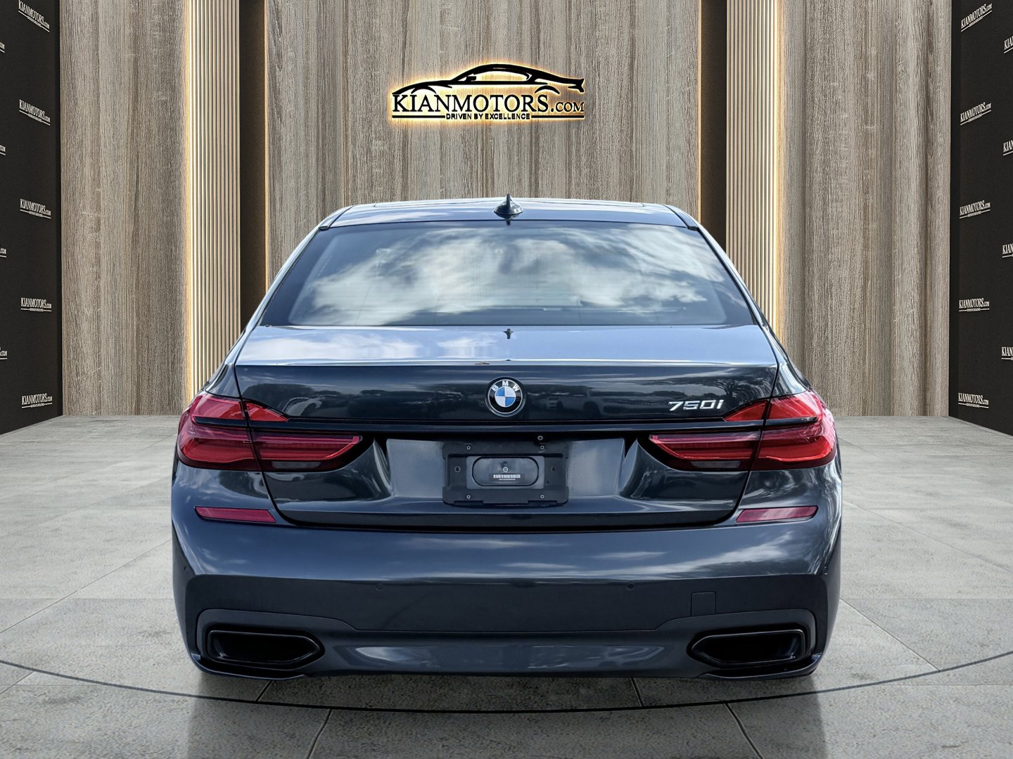 Used 2019 BMW 750i w/ M Sport Package image 6