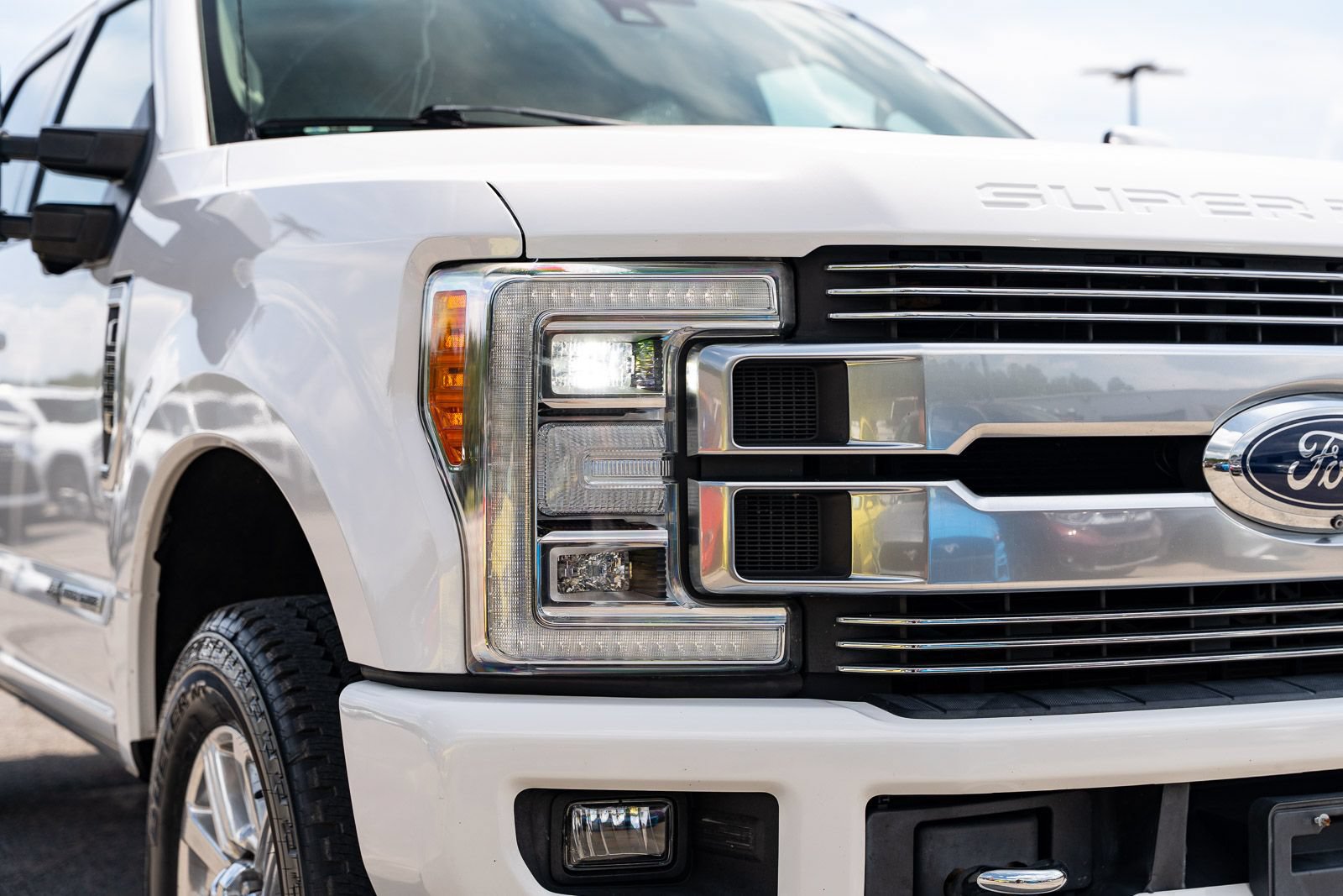 Certified 2019 Ford F250 Limited w/ FX4 Off-Road Package AWD/4WD image 10