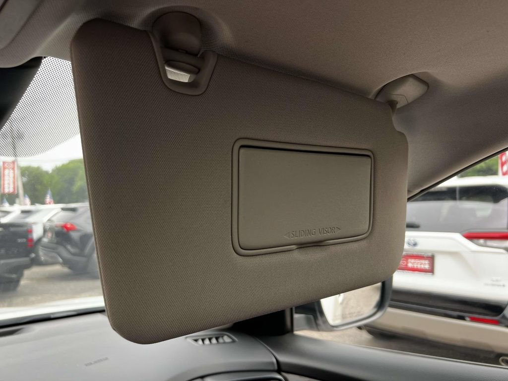 Used 2019 Nissan Rogue SV w/ Sun & Sound Touring Package AWD/4WD image 32