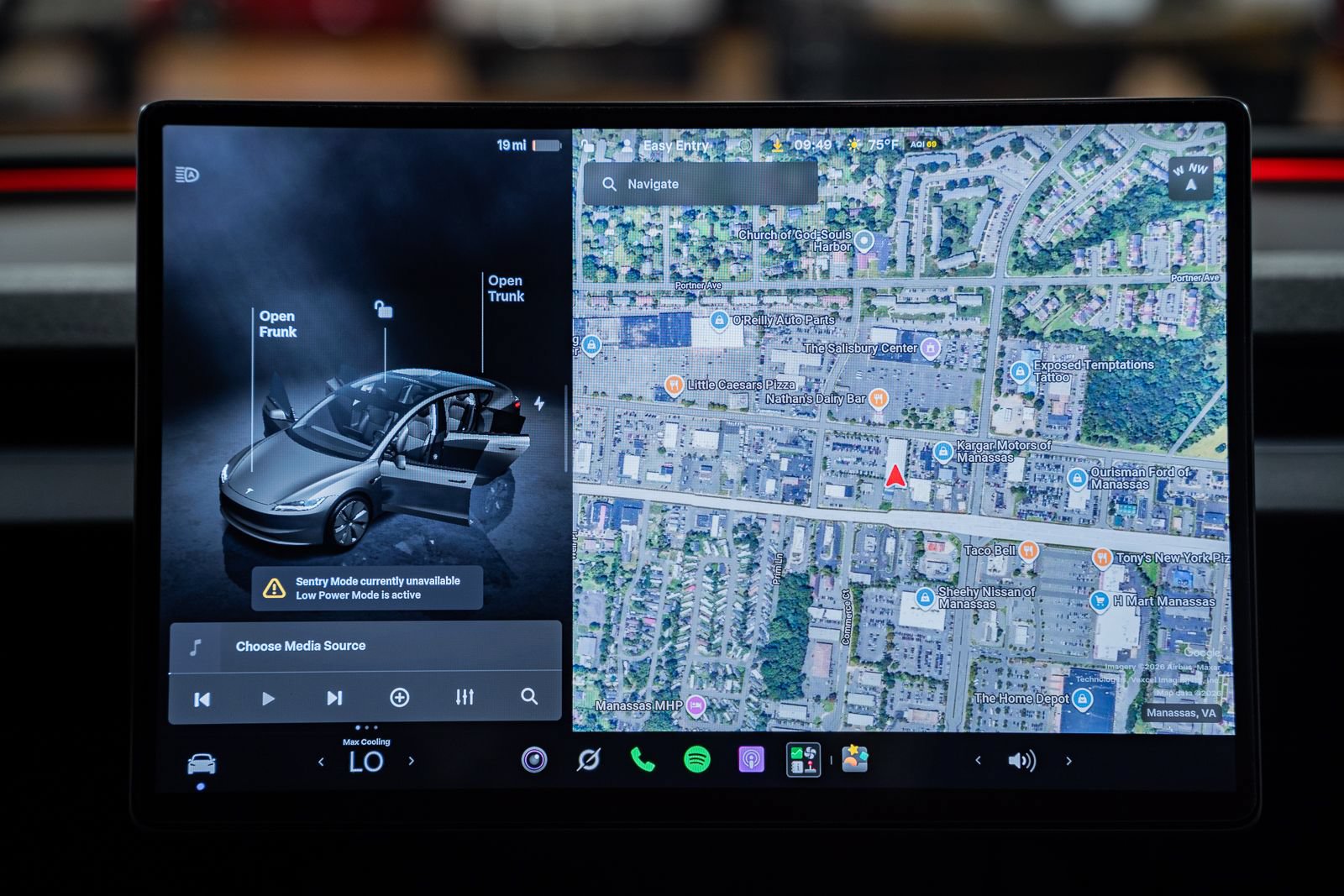 Used 2025 Tesla Model 3 Long Range RWD image 18