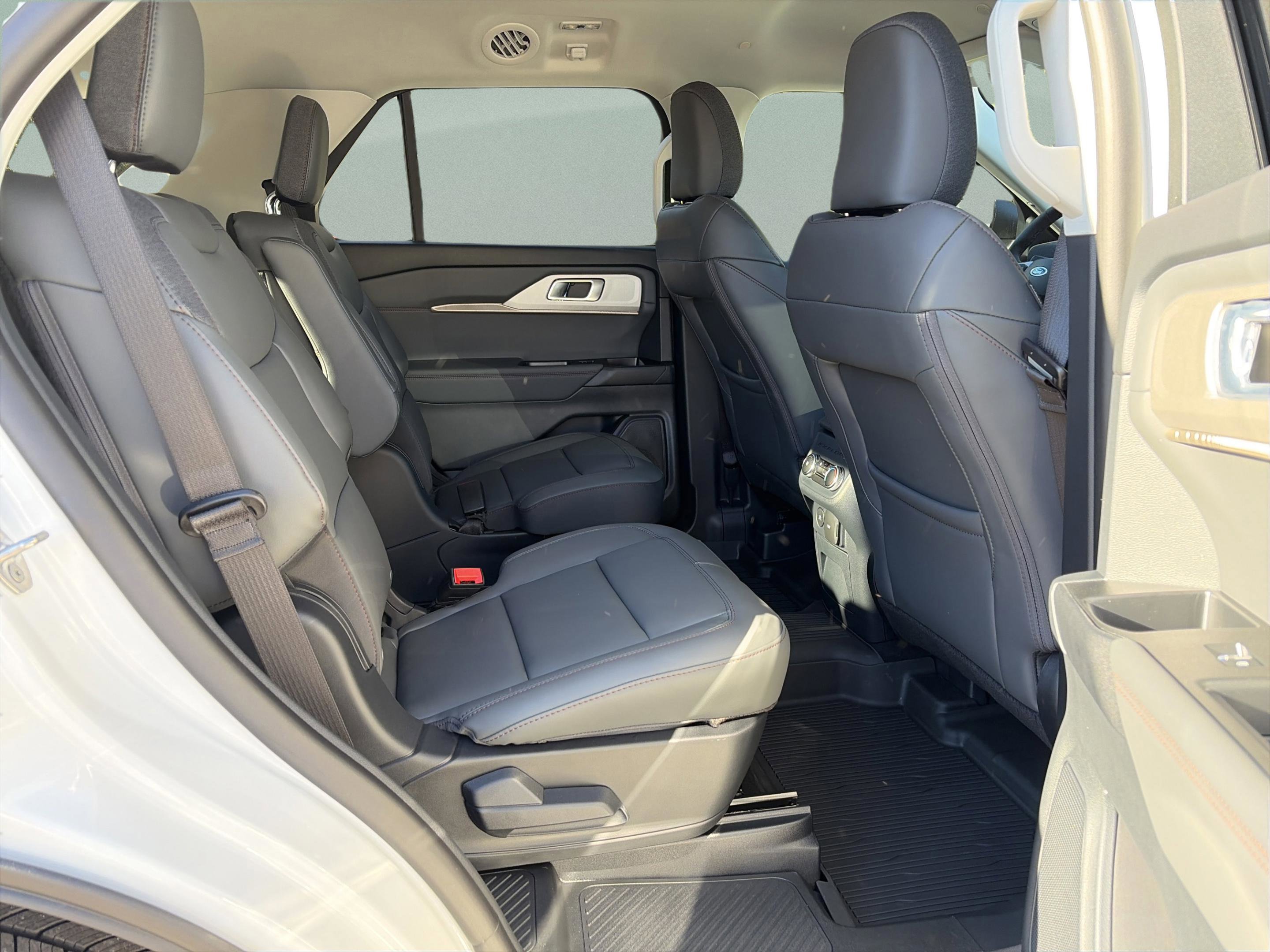 New 2026 Ford Explorer Active w/ Active Comfort Package image 18