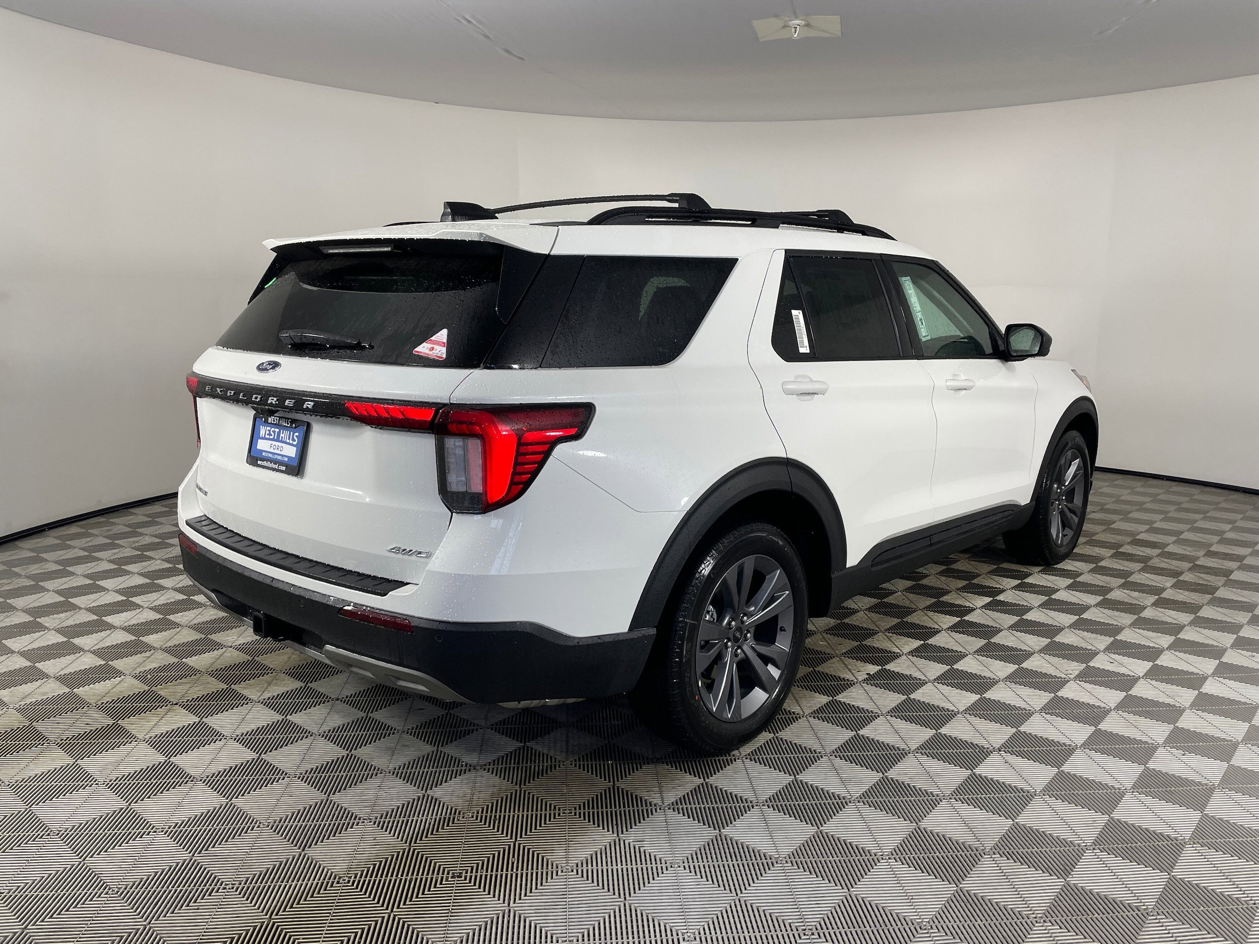 New 2026 Ford Explorer Active w/ Active Comfort Package AWD/4WD image 6