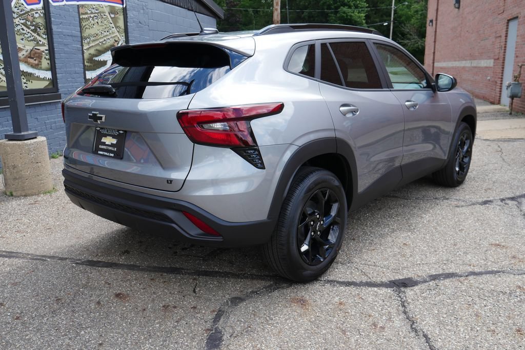 New 2026 Chevrolet Trax LT w/ Sunroof Package FWD image 4