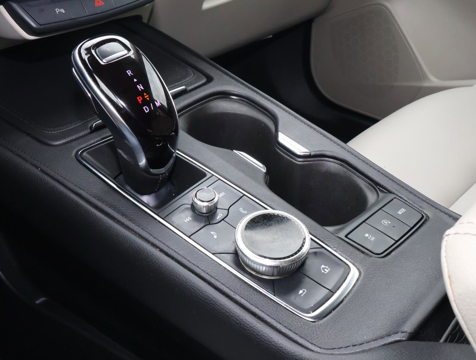 Used 2022 Cadillac XT4 Luxury FWD image 29