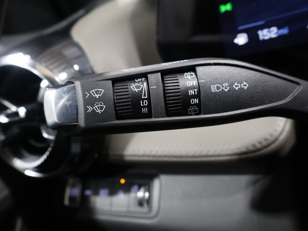 Used 2026 Chevrolet Equinox LT w/ Convenience Package II image 35