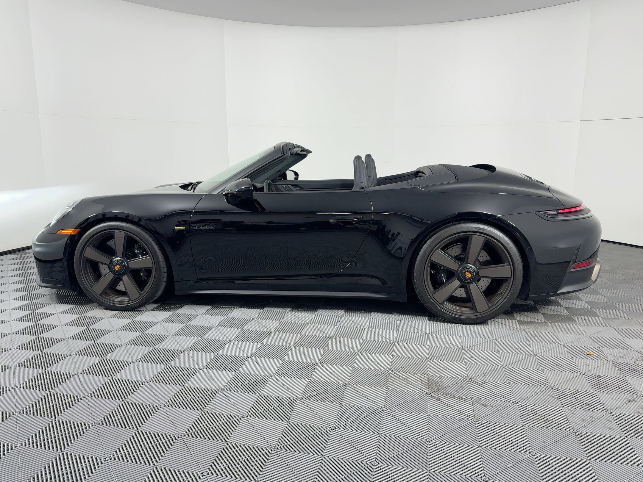 Used 2026 Porsche 911 GTS image 2