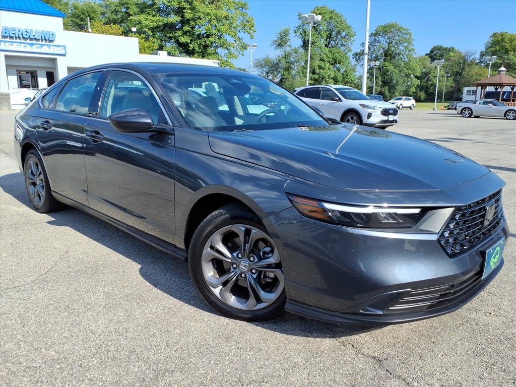 Used 2024 Honda Accord EX image 2