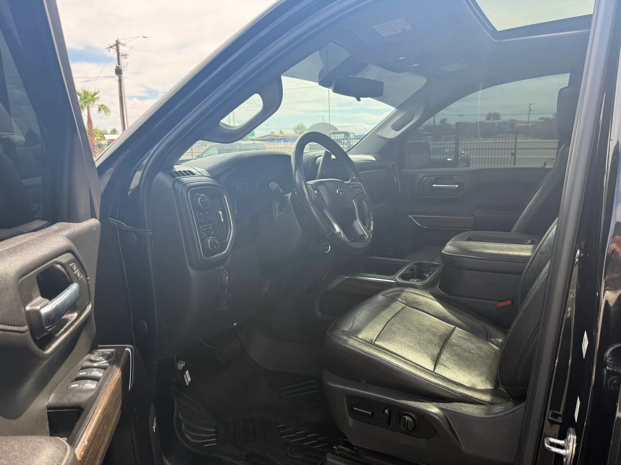 Used 2020 Chevrolet Silverado 1500 LT Trail Boss AWD/4WD image 15