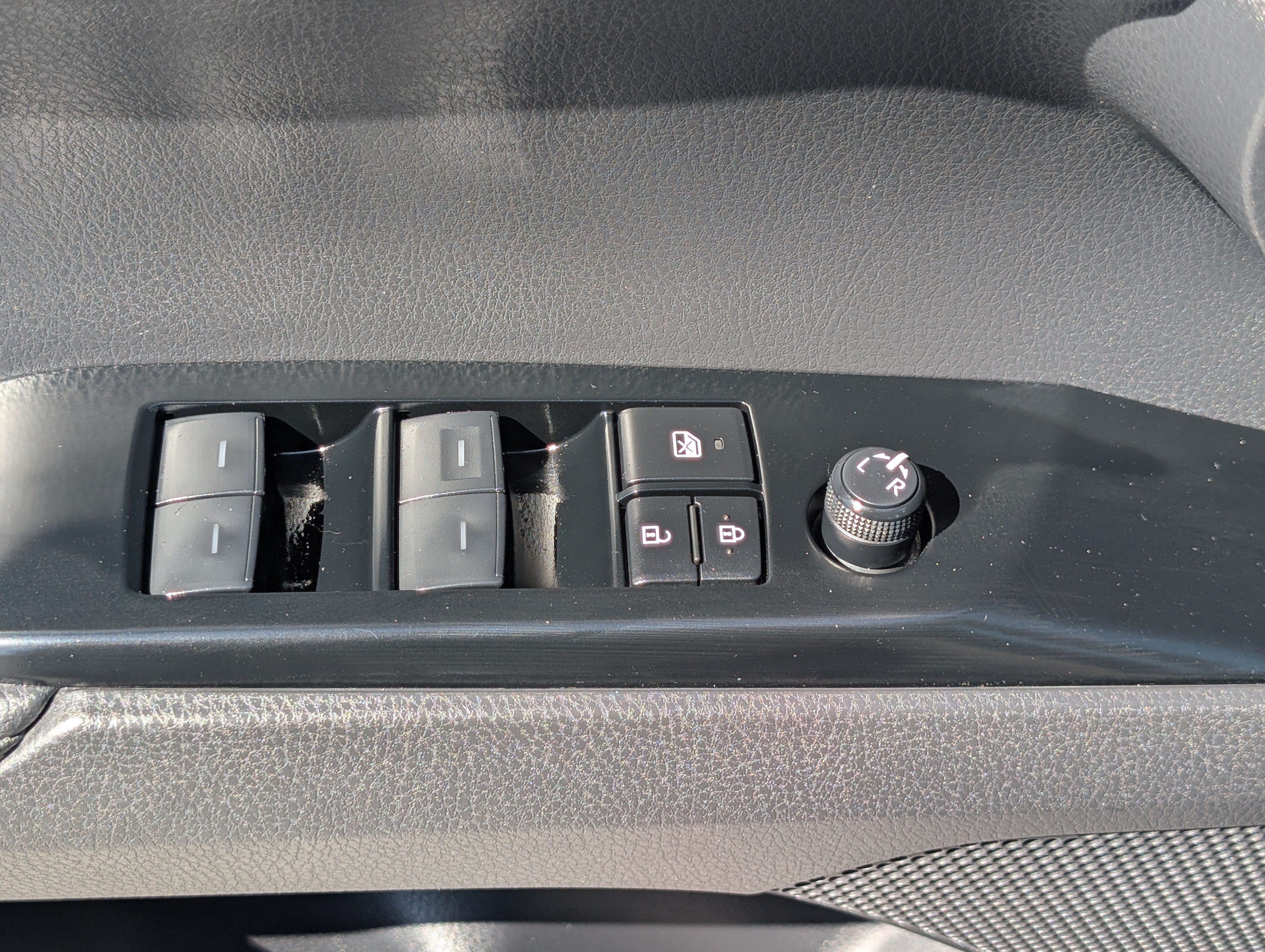 Used 2025 Toyota Camry XLE FWD image 19