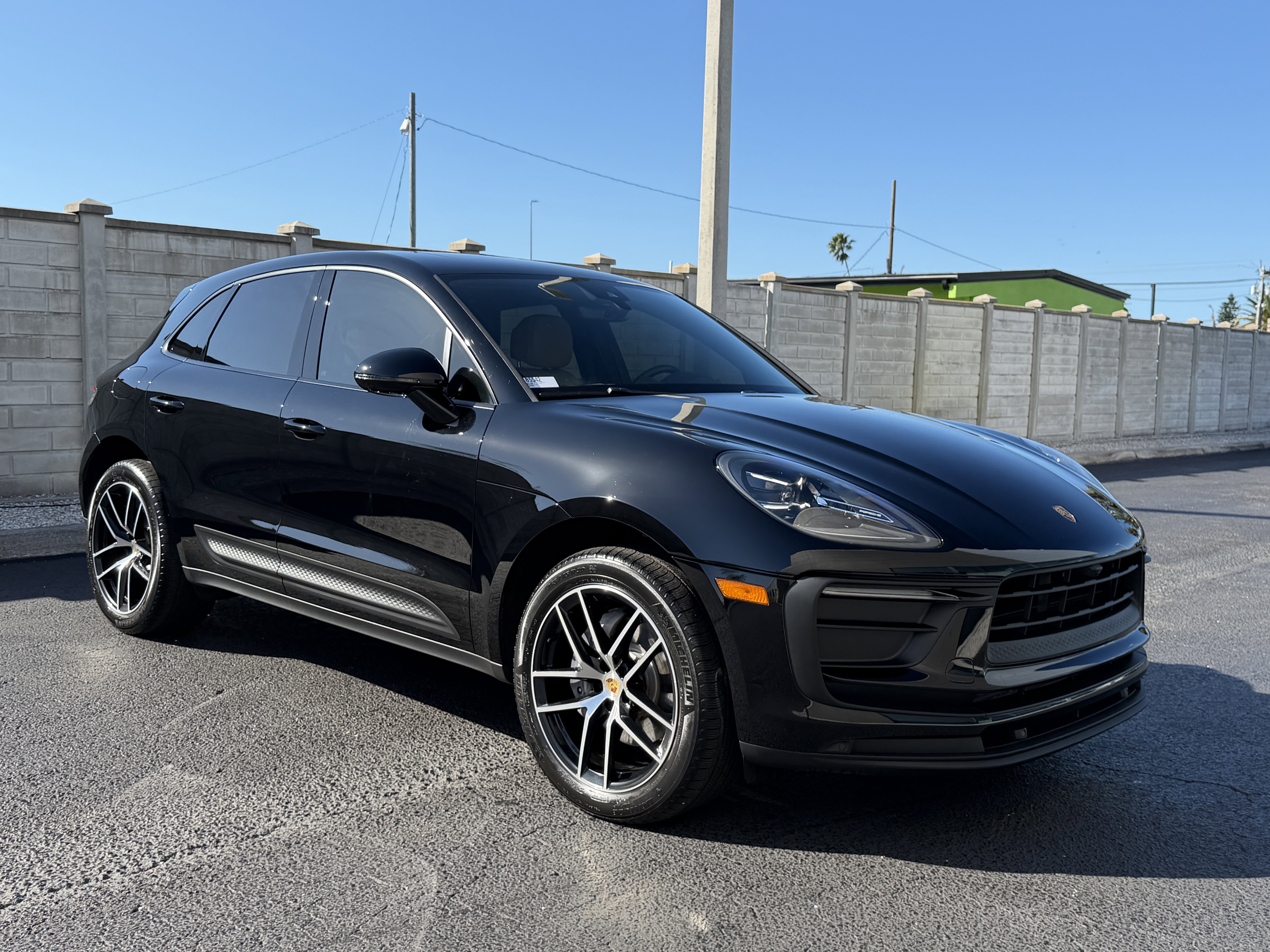 Certified 2022 Porsche Macan image 8