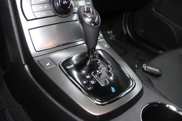 Used 2011 Hyundai Genesis 3.8 RWD image 14