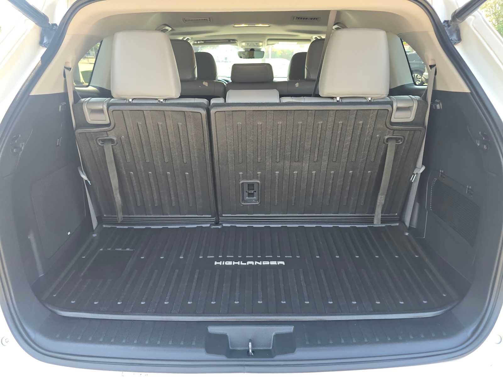 Used 2021 Toyota Highlander Limited AWD/4WD image 12