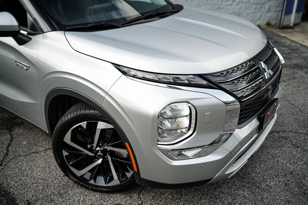 Used 2023 Mitsubishi Outlander LE AWD/4WD image 7