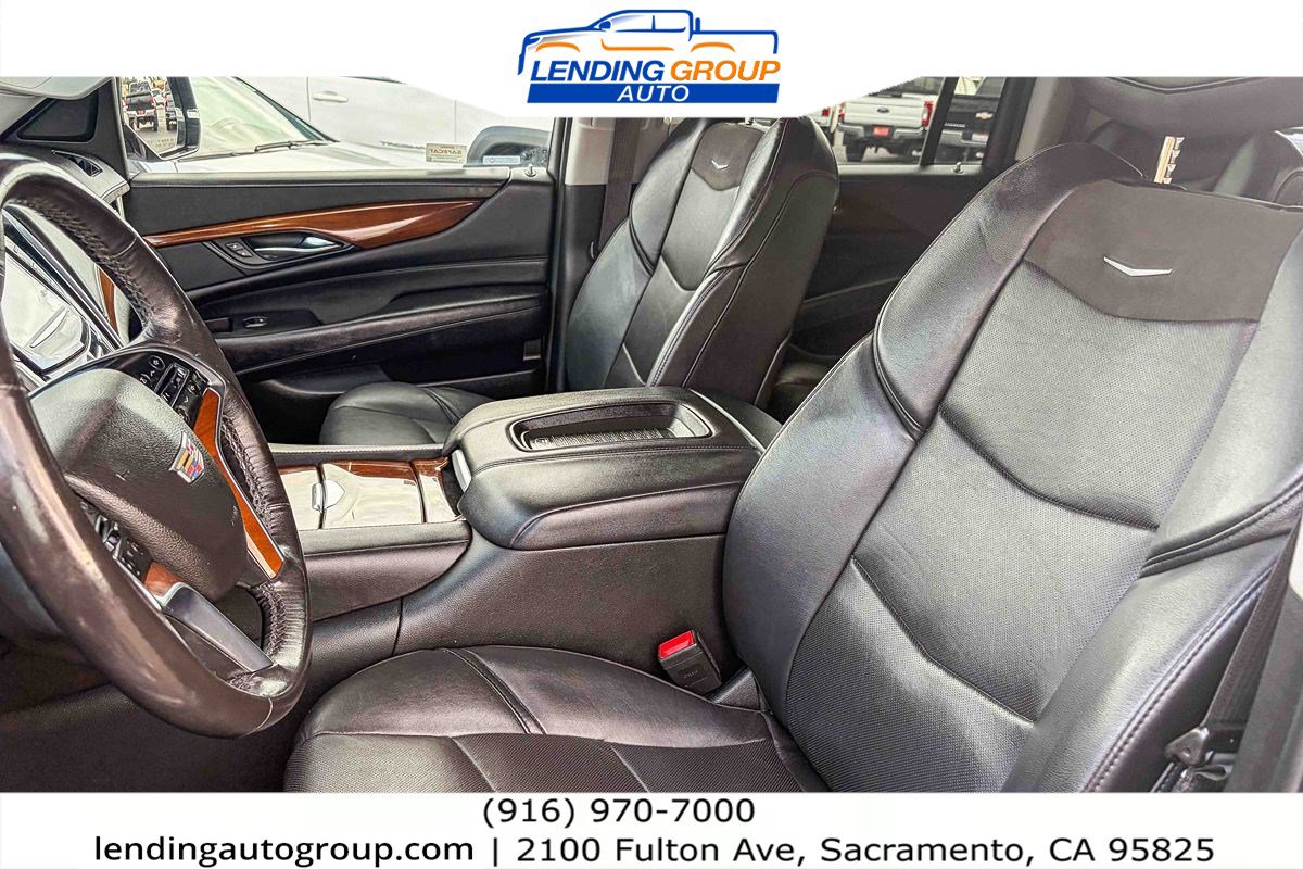 Used 2019 Cadillac Escalade ESV Premium Luxury AWD/4WD image 16