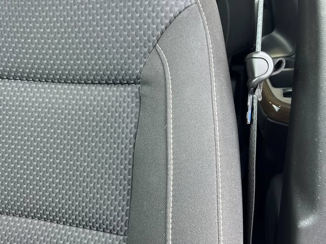 Used 2023 GMC Acadia SLE w/ Driver Convenience Package FWD image 15