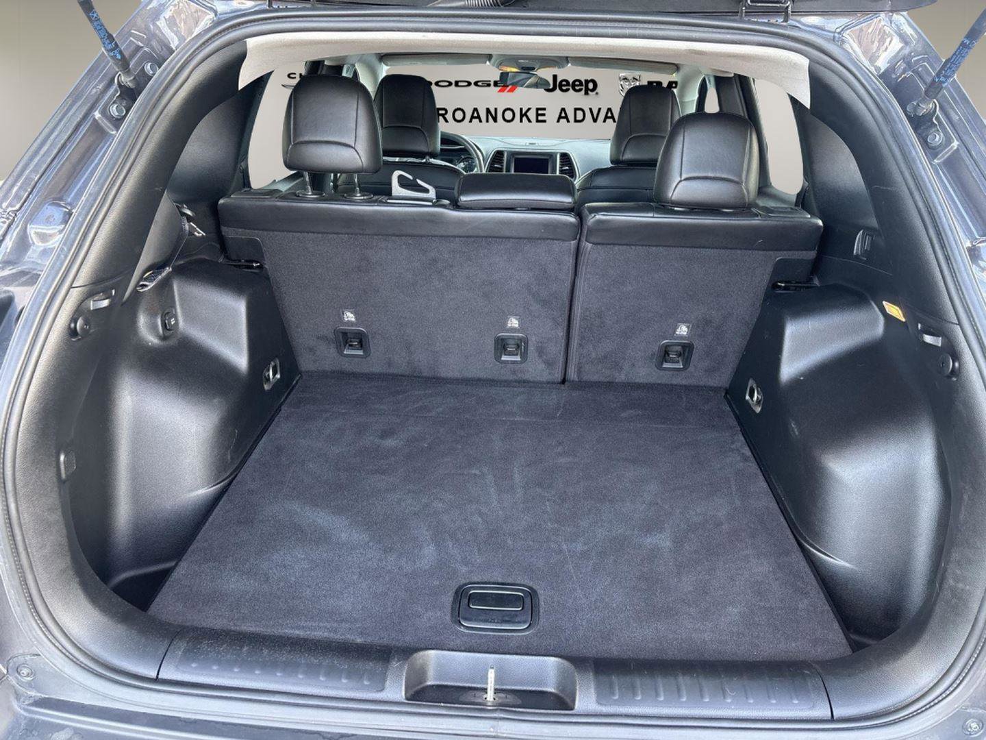 Used 2020 Jeep Cherokee Latitude Plus image 22