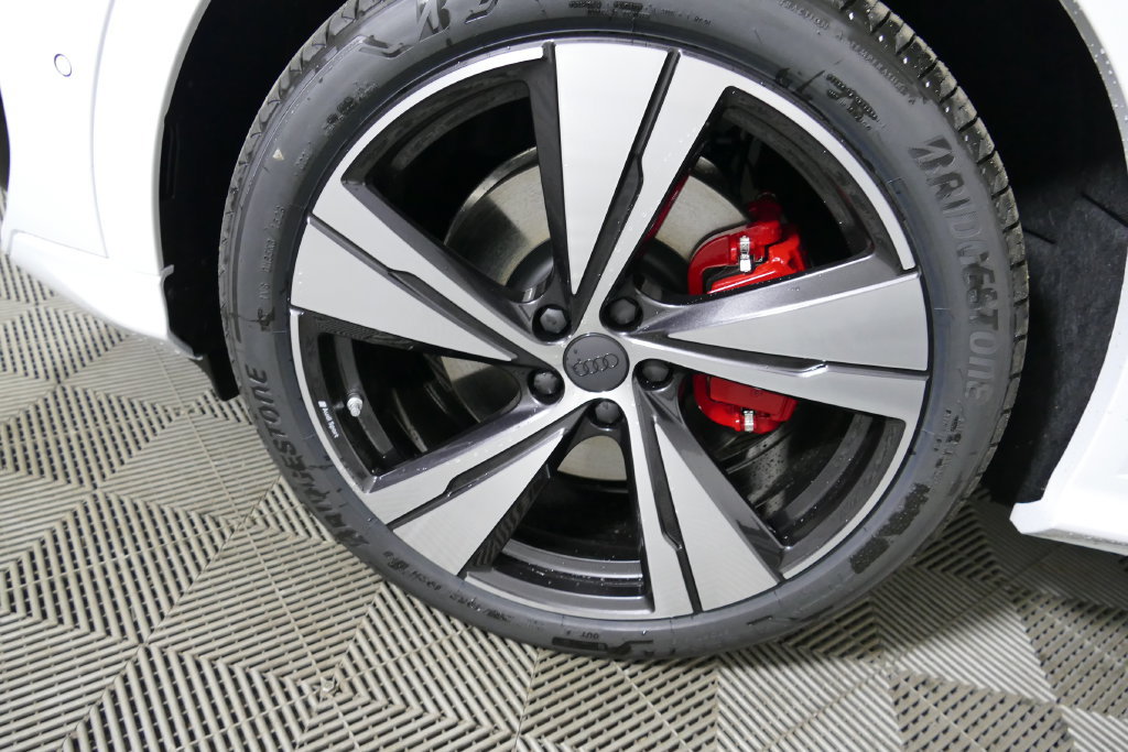 New 2026 Audi SQ5 Premium Plus AWD/4WD image 9