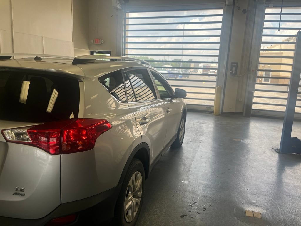 Used 2015 Toyota RAV4 LE AWD/4WD image 11