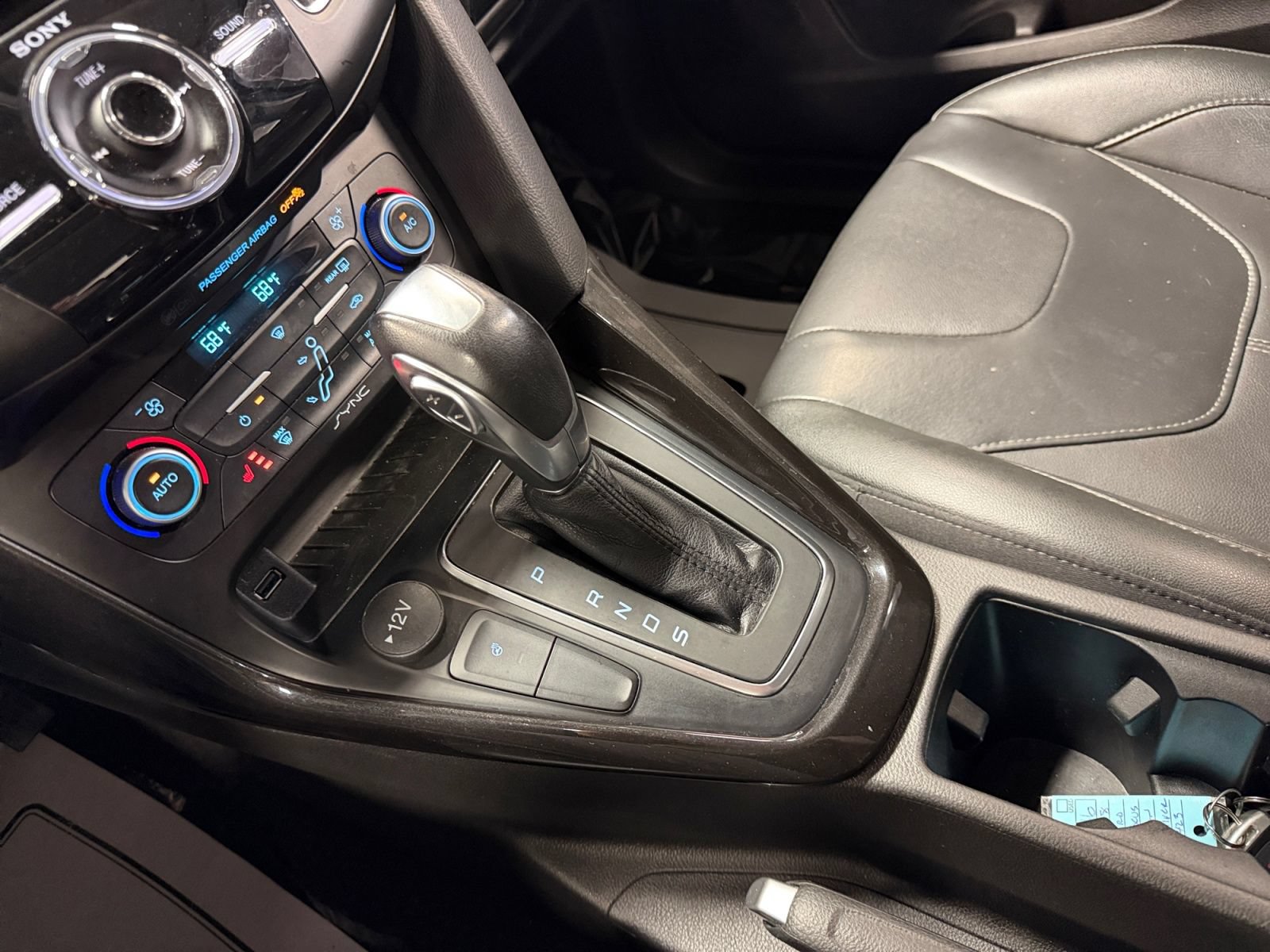 Used 2018 Ford Focus Titanium FWD image 32