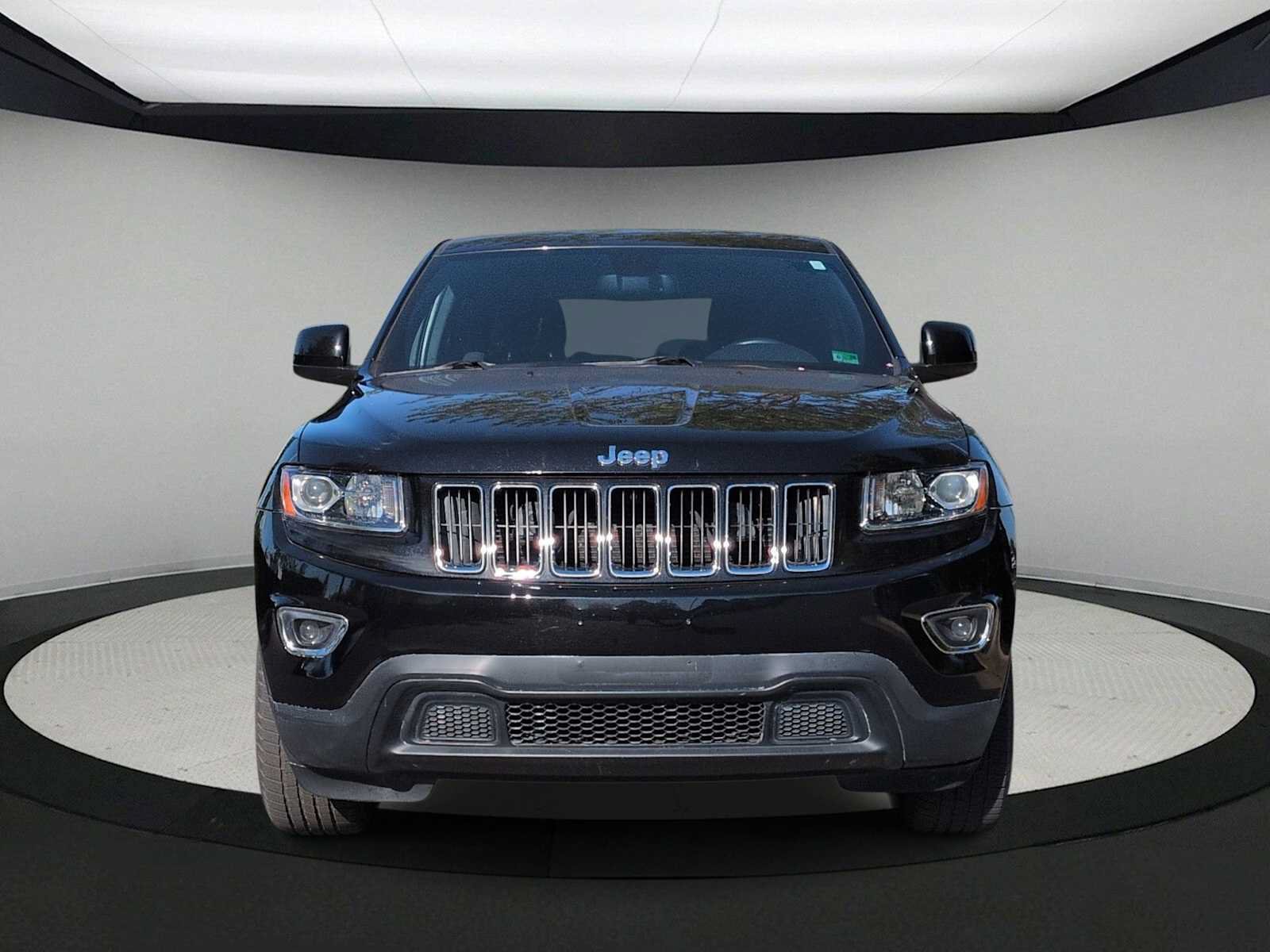 Used 2014 Jeep Grand Cherokee Laredo w/ 18" Wheel & 8.4" Radio Group RWD image 3