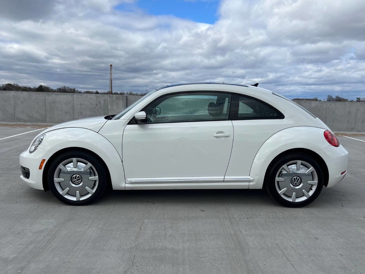 Used 2013 Volkswagen Beetle 2.5 image 6