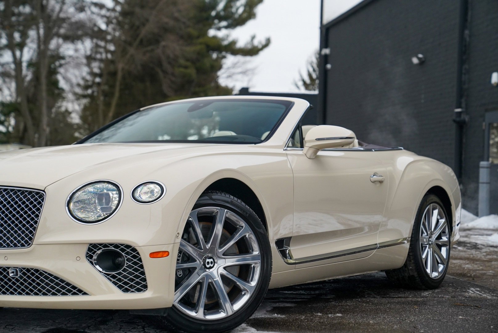 Used 2023 Bentley Continental GT Azure image 77