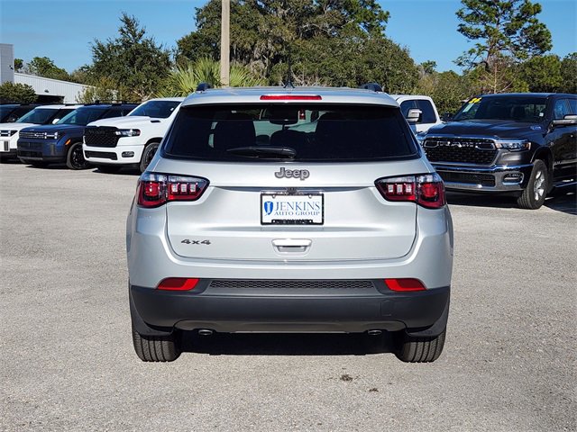 New 2026 Jeep Compass Latitude image 4