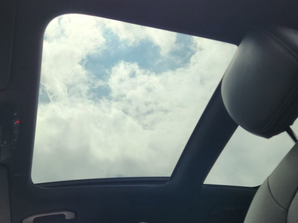 Used 2022 Mercedes-Benz GLC 300 GLC 300 image 18