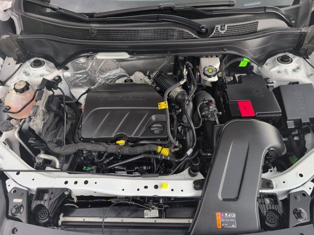 Used 2025 Chevrolet Trax LT w/ LT Convenience Package FWD image 34