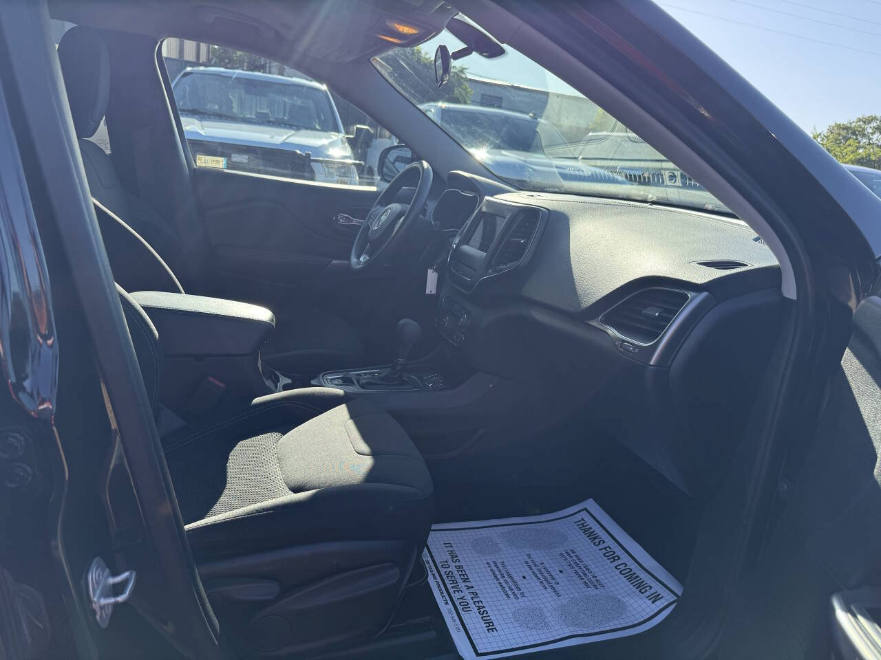 Used 2019 Jeep Cherokee Latitude w/ Popular Appearance Group FWD image 10