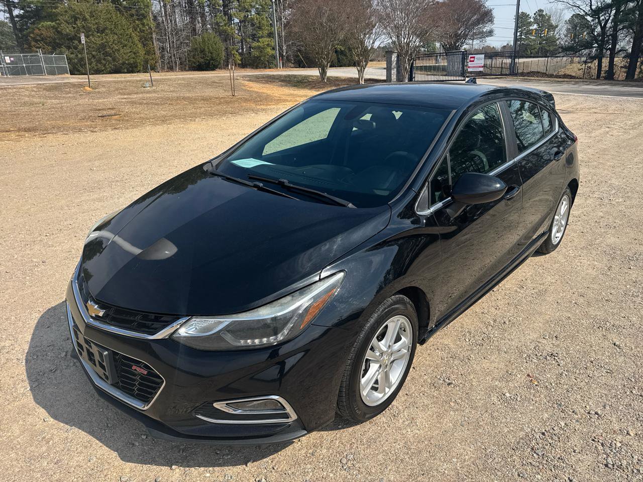 Used 2017 Chevrolet Cruze LT w/ RS Package image 2