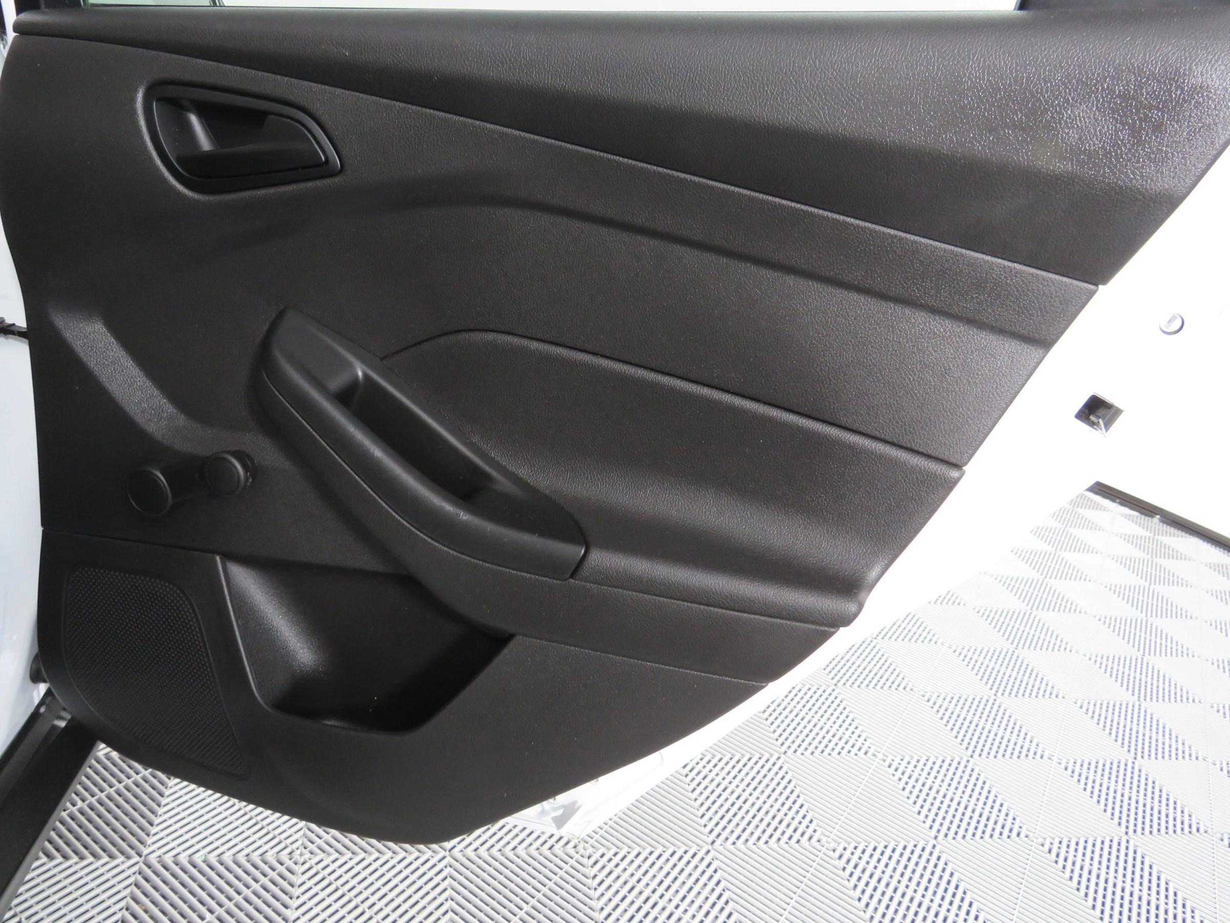 Used 2018 Ford Focus S FWD image 40