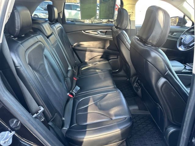 Used 2022 Lincoln Nautilus Reserve image 16