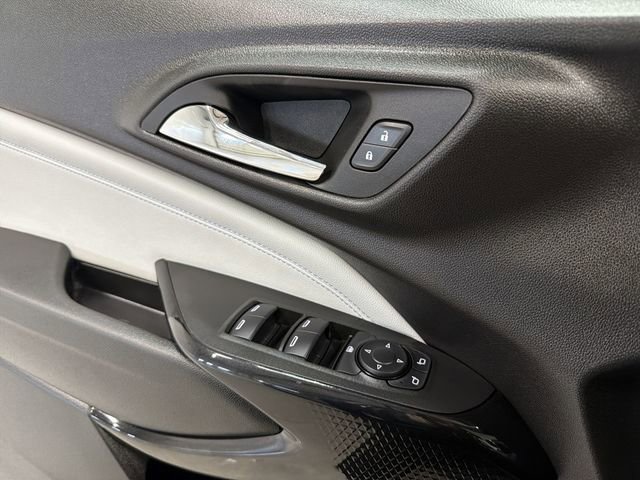 Certified 2025 Chevrolet Trax LT w/ LT Convenience Package image 20