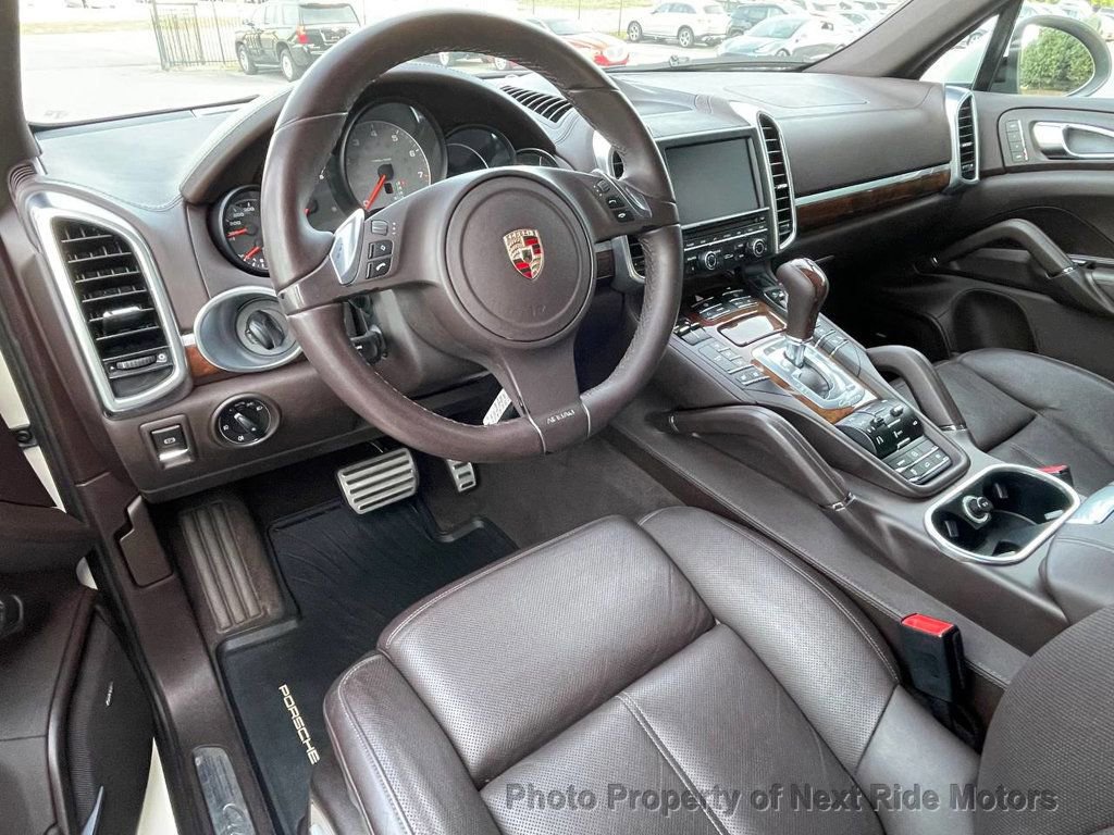 Used 2011 Porsche Cayenne S AWD/4WD image 16