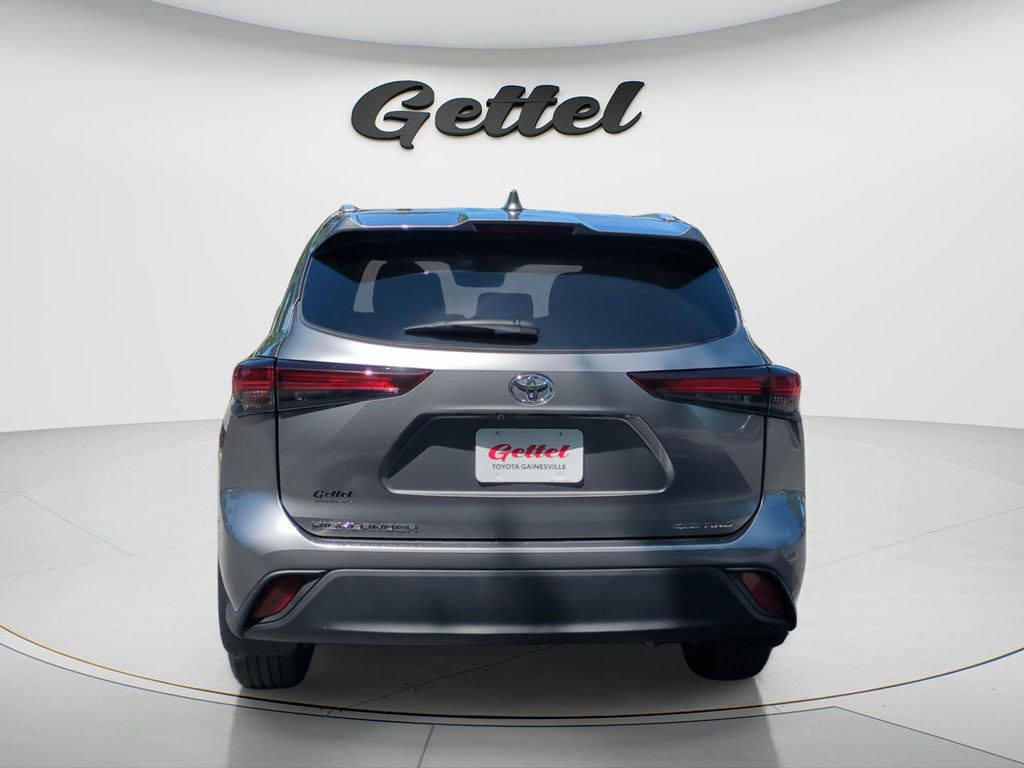 Certified 2026 Toyota Highlander XLE image 4