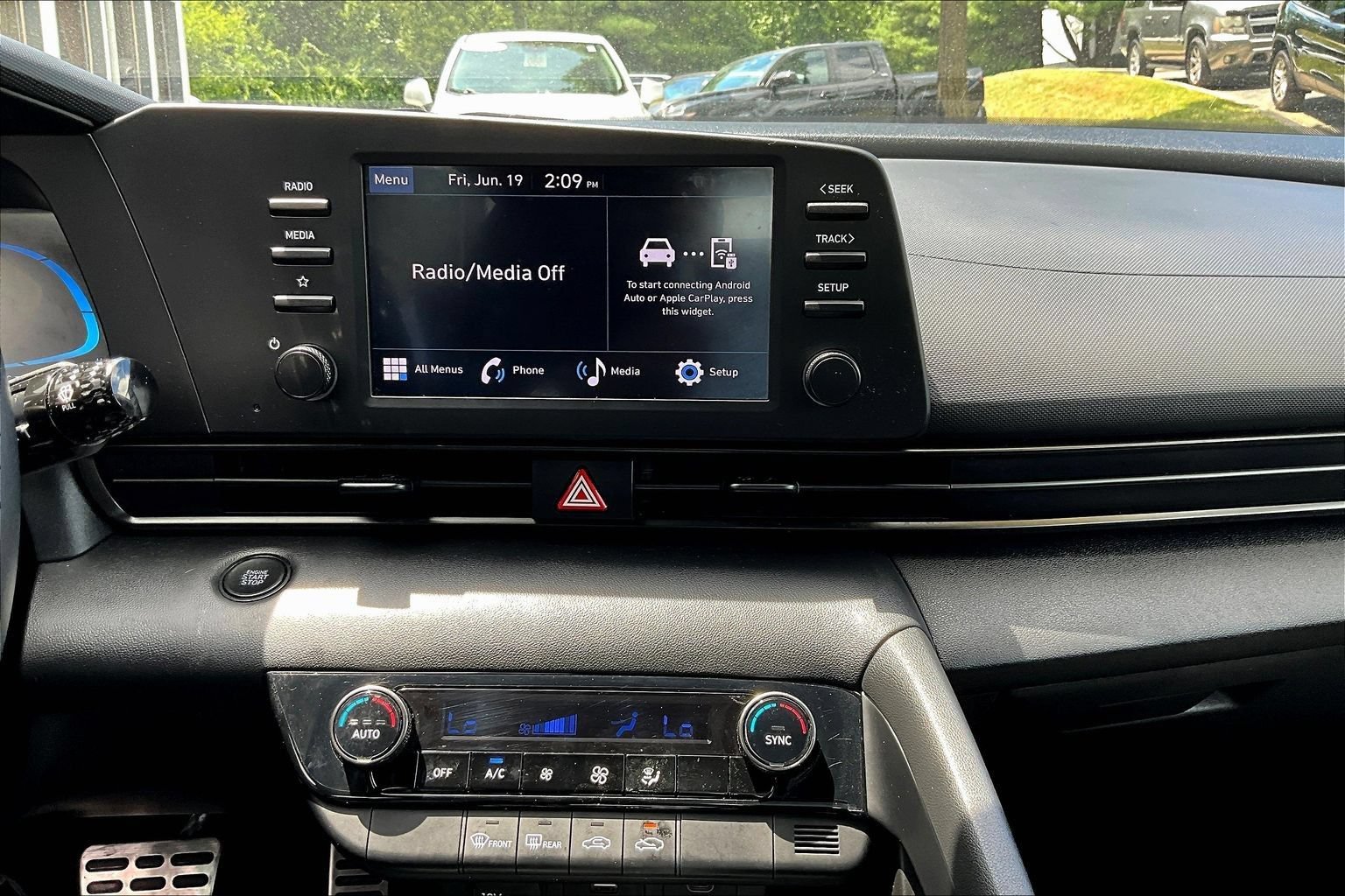 Used 2025 Hyundai Elantra Sport FWD image 18
