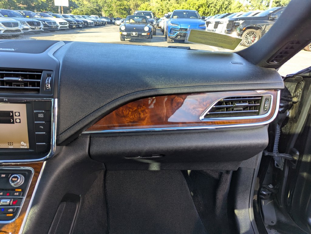 Used 2017 Lincoln Continental Reserve AWD/4WD image 31