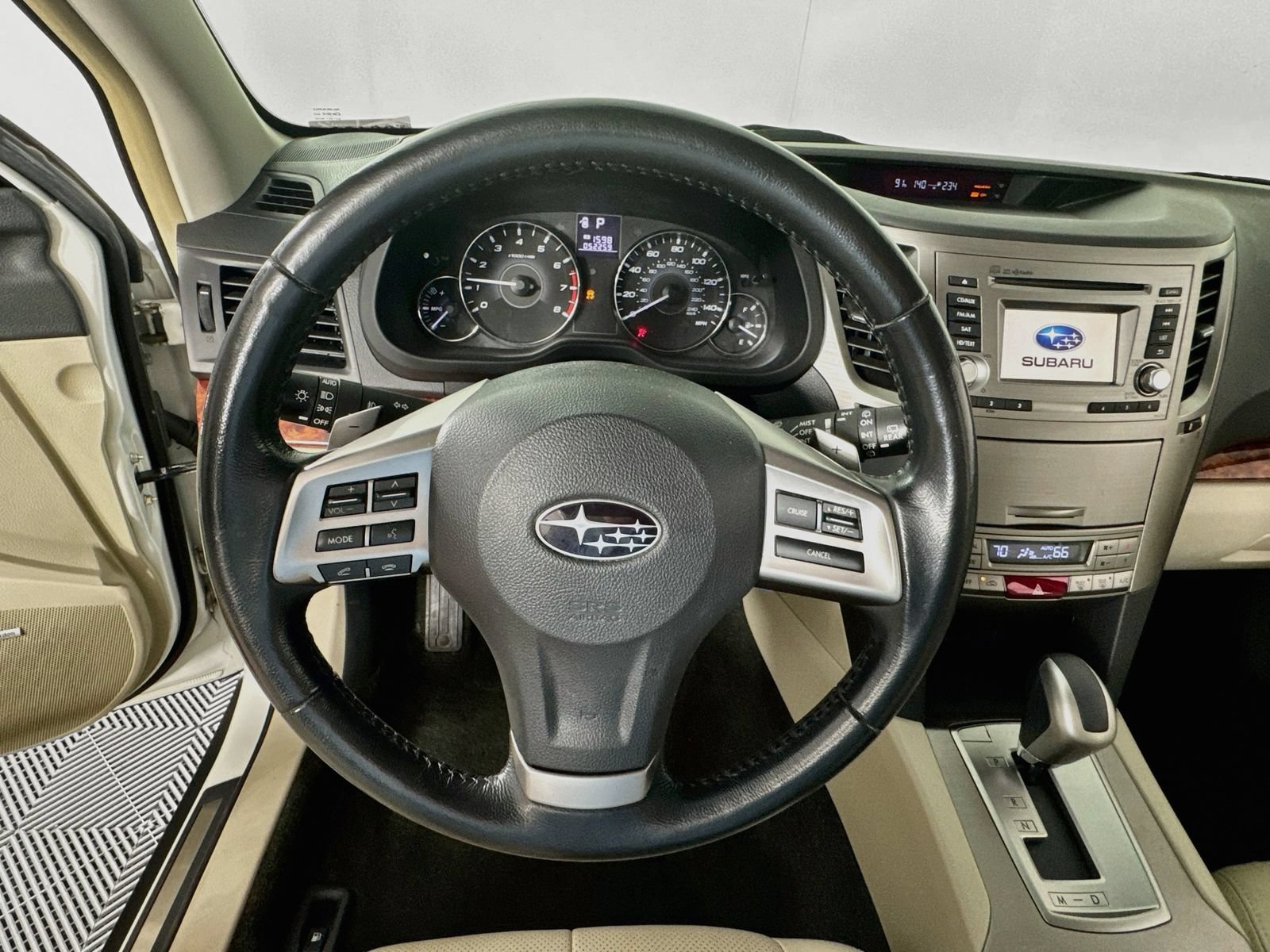 Used 2012 Subaru Outback 2.5i Limited w/ Moonroof Pkg AWD/4WD image 13