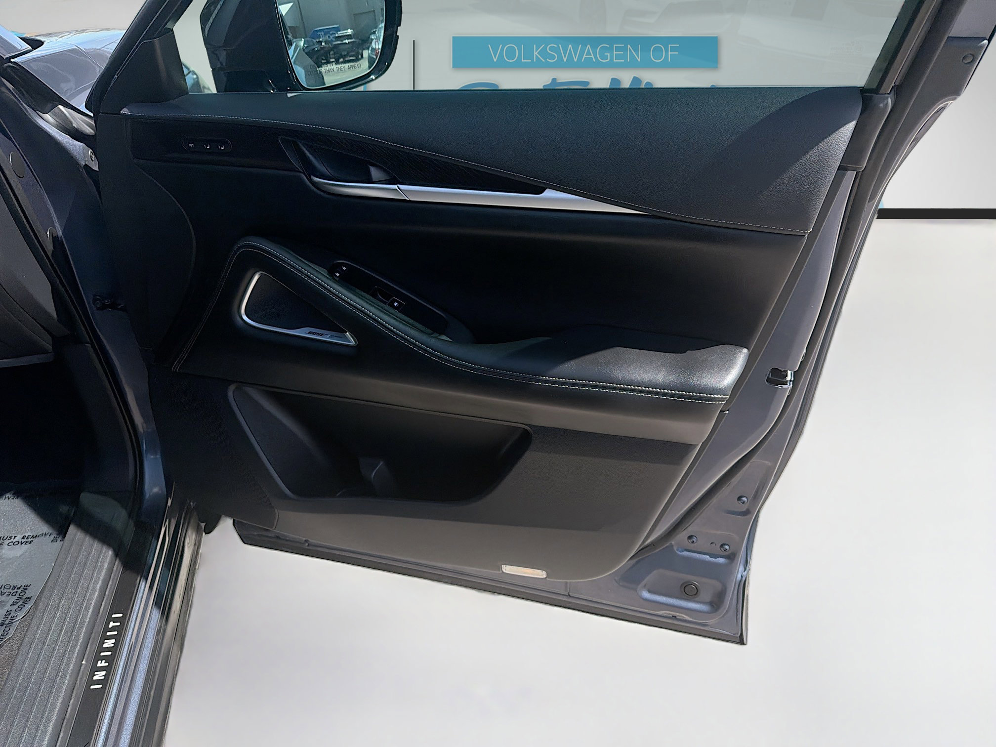 Used 2023 INFINITI QX60 Sensory w/ Vision Package image 34