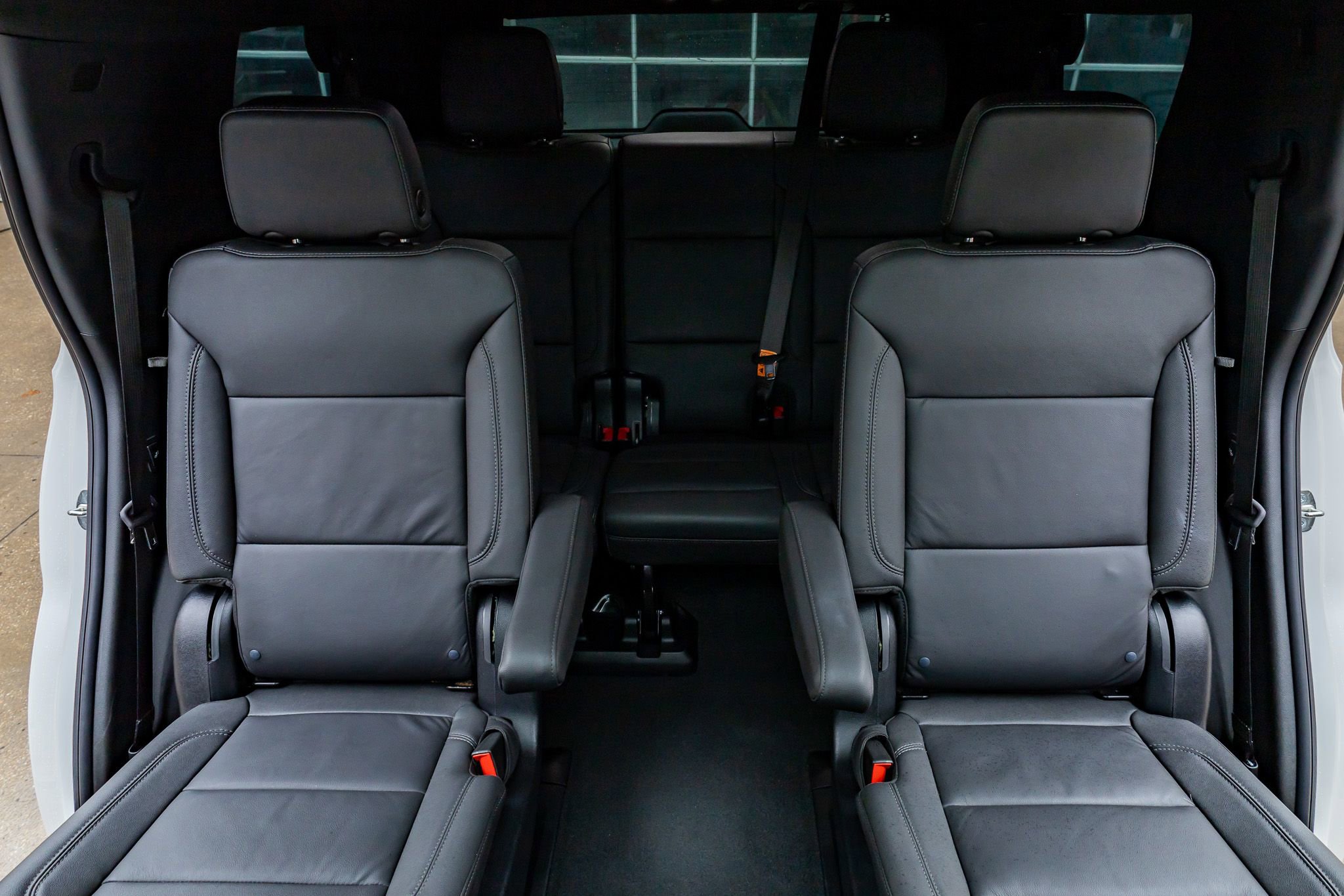 Used 2024 Chevrolet Tahoe Z71 w/ Luxury Package image 33