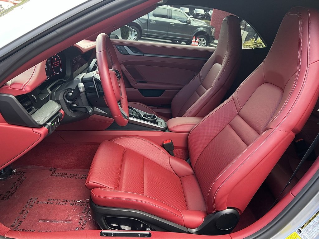 Used 2025 Porsche 911 Carrera image 31