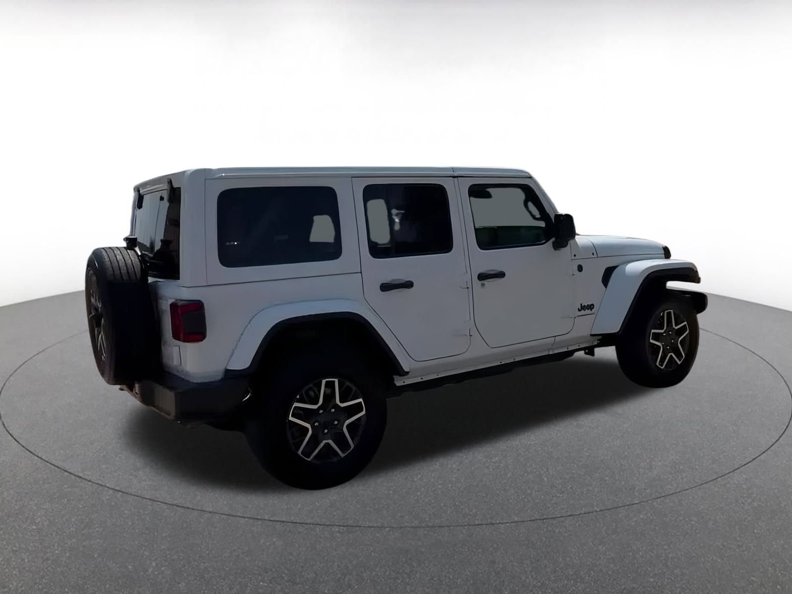 Used 2025 Jeep Wrangler Sahara image 15
