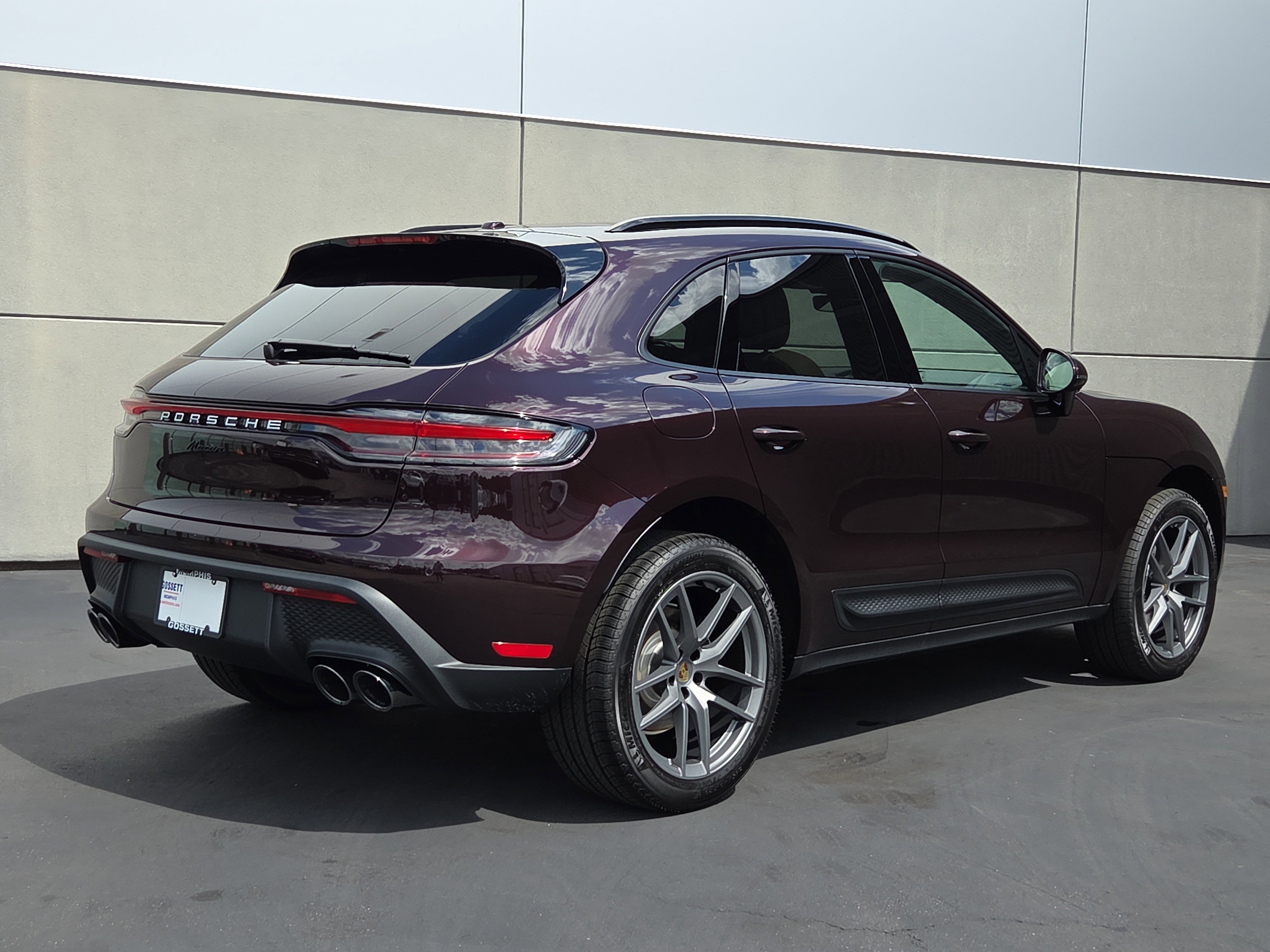 Used 2025 Porsche Macan AWD/4WD image 7